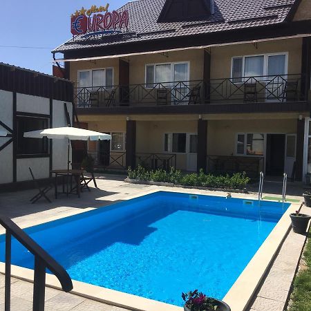 Evropa Hotel Bosteri Buitenkant foto