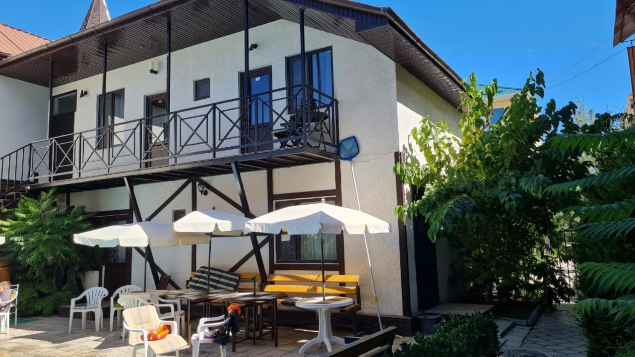 Evropa Hotel Bosteri Buitenkant foto