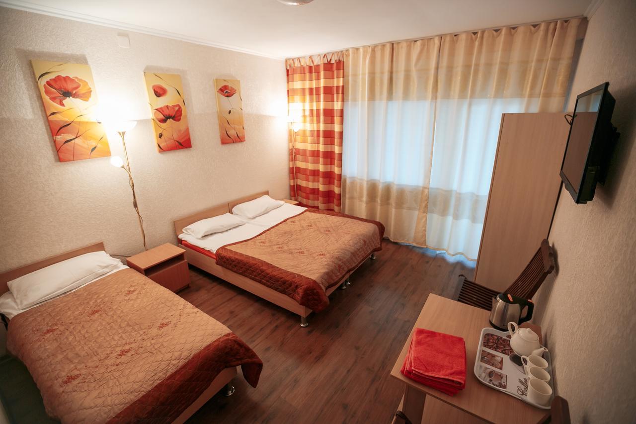 Evropa Hotel Bosteri Buitenkant foto