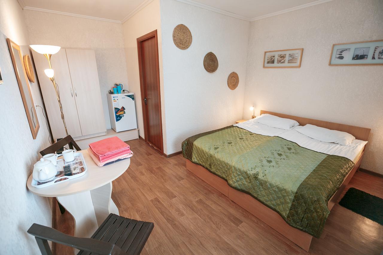 Evropa Hotel Bosteri Buitenkant foto
