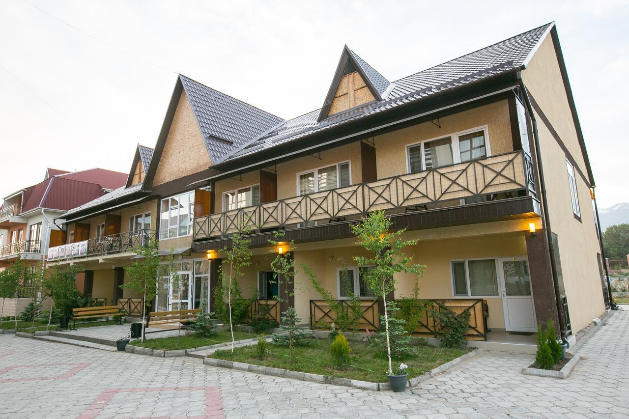 Evropa Hotel Bosteri Buitenkant foto